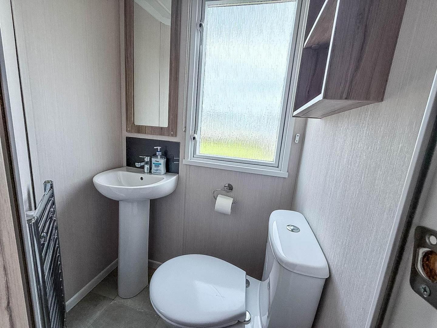 6 Berth Caravan With Decking At Sunnydale Holiday Park Ref 35243Kg Louth (Lincolnshire) Exterior foto
