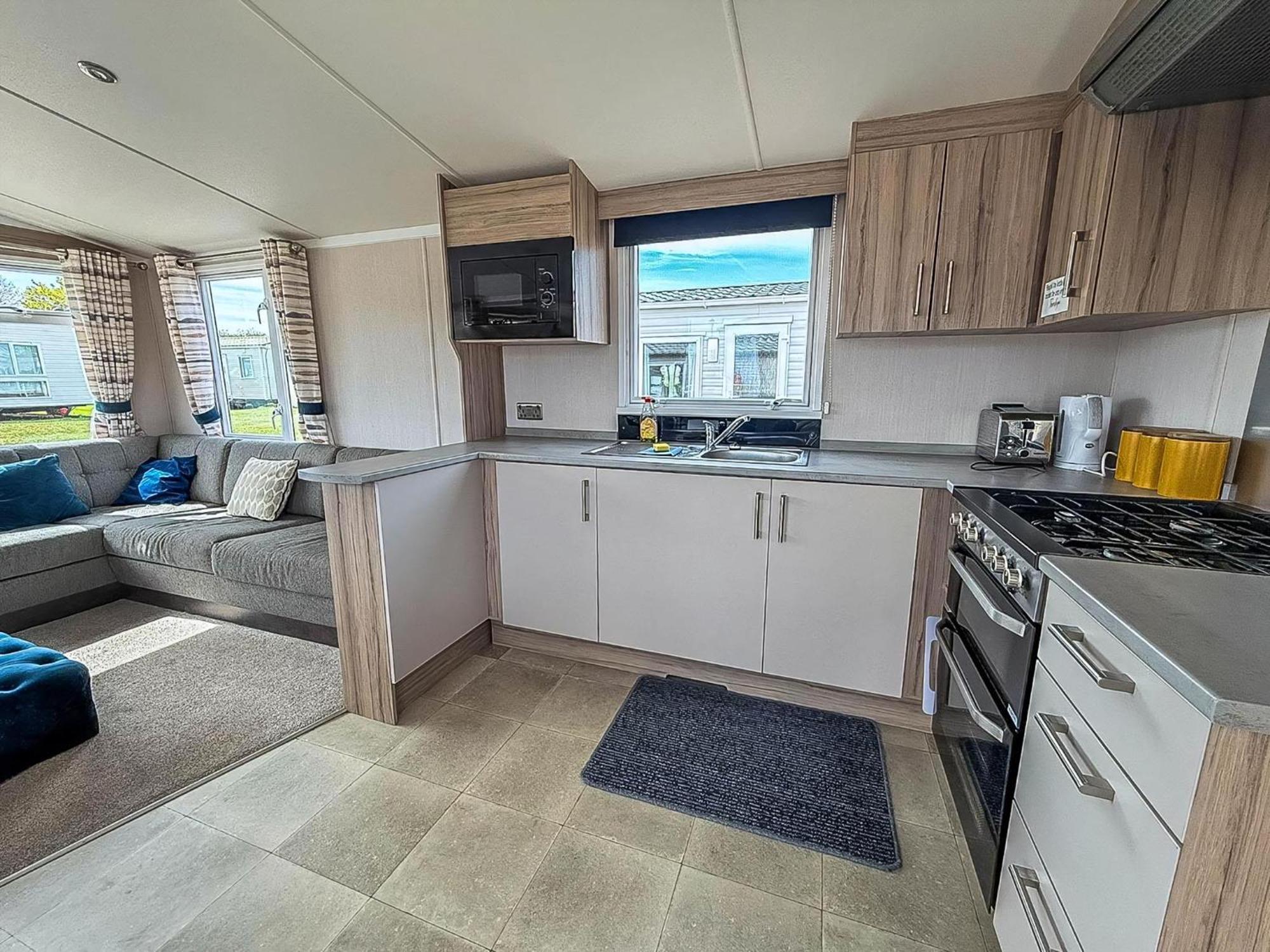 6 Berth Caravan With Decking At Sunnydale Holiday Park Ref 35243Kg Louth (Lincolnshire) Exterior foto