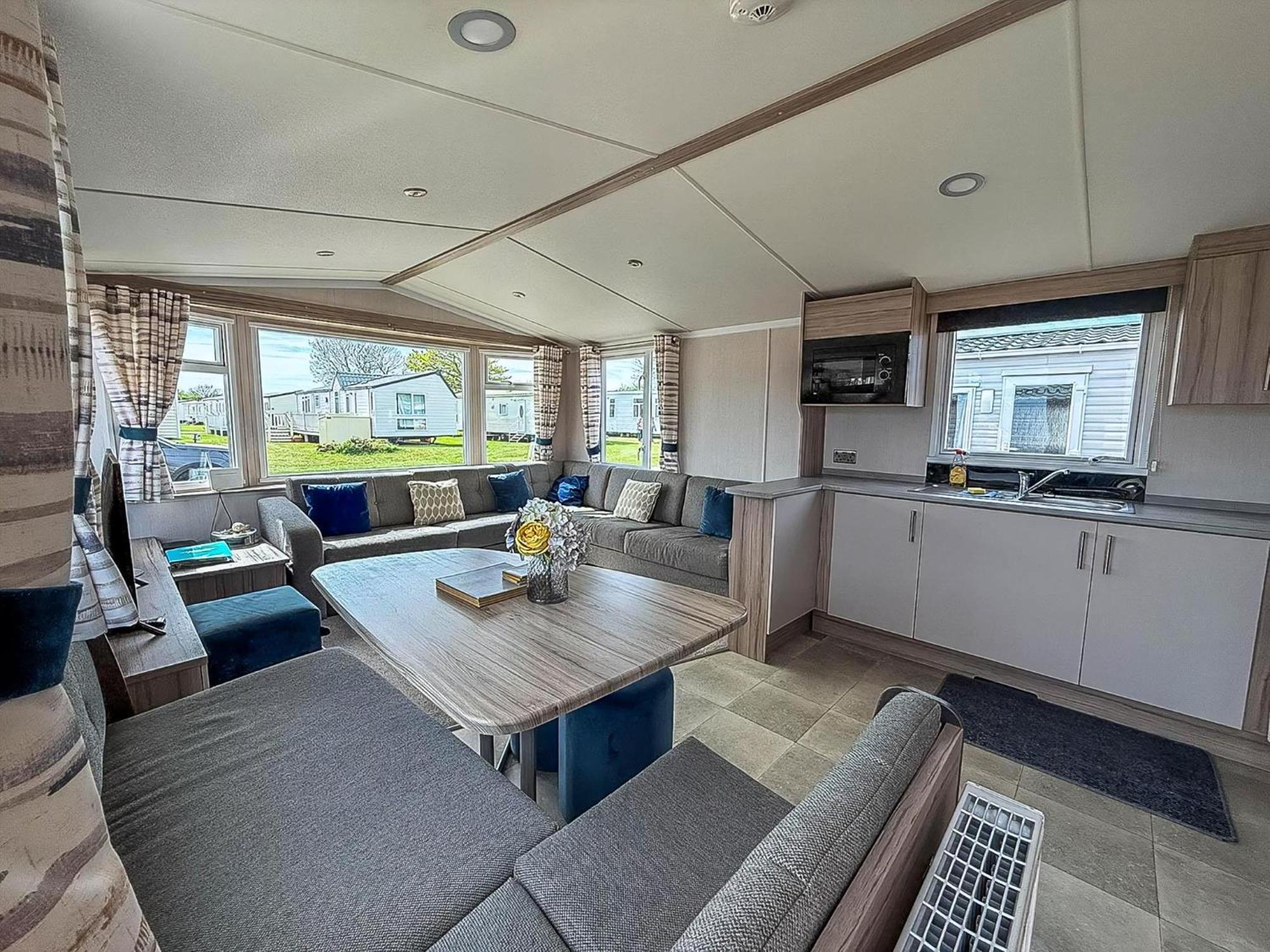 6 Berth Caravan With Decking At Sunnydale Holiday Park Ref 35243Kg Louth (Lincolnshire) Exterior foto